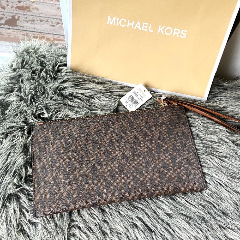 NWT authentic MK signature monogram wristlet brown - Picture 3 of 5